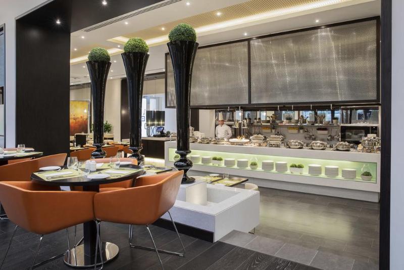 Centro Olaya by Rotana - Restoran