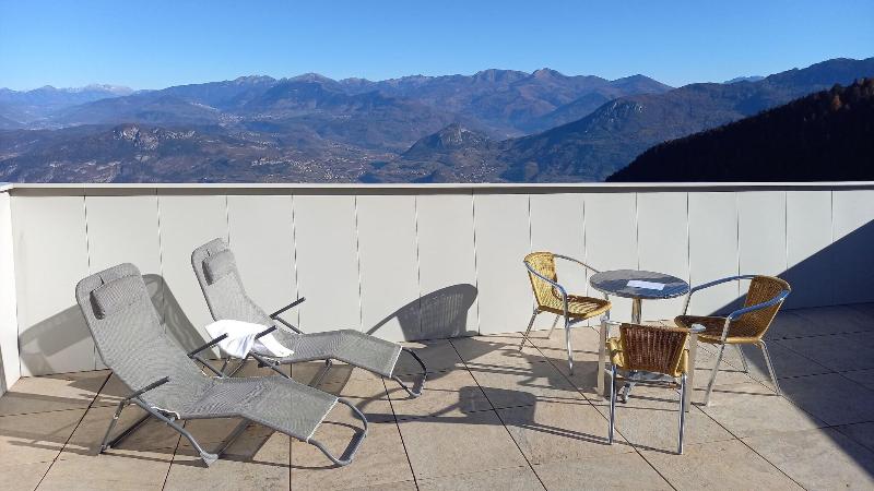 Hotel Monte Bondone - Teras