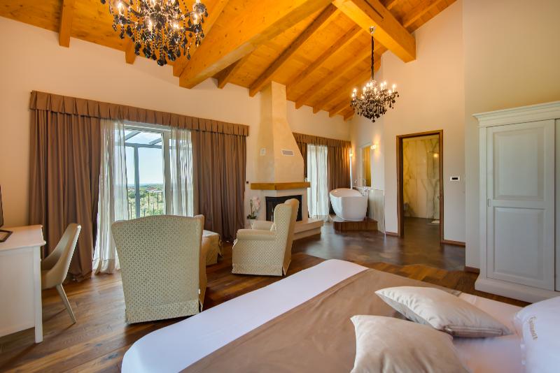 Boutique Hotel Wine Residence Cattunar - Oda