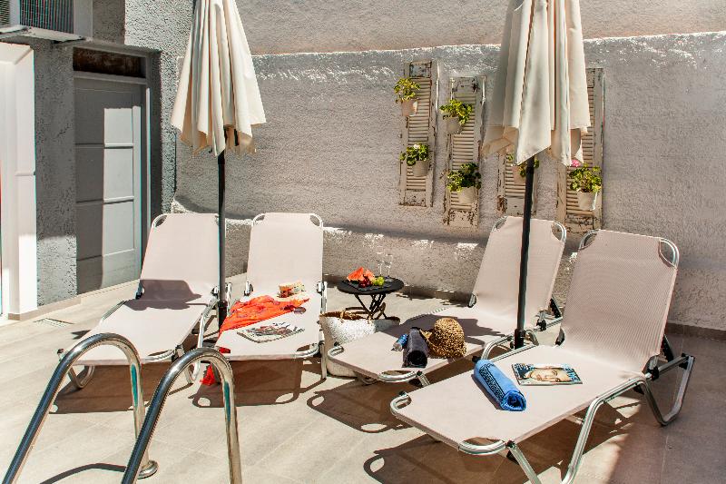 ELYCHRYSON Apartments/HOTEL - Teras