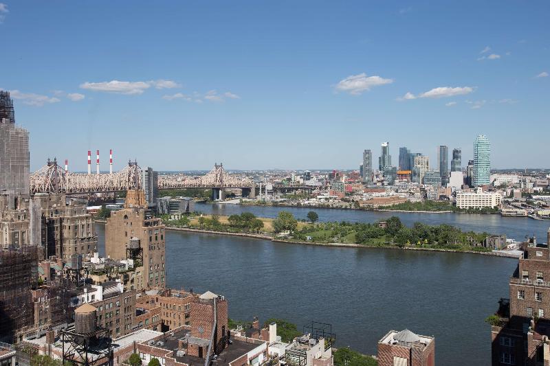 The Beekman Tower Trademark Collection by Wyndham - Bar