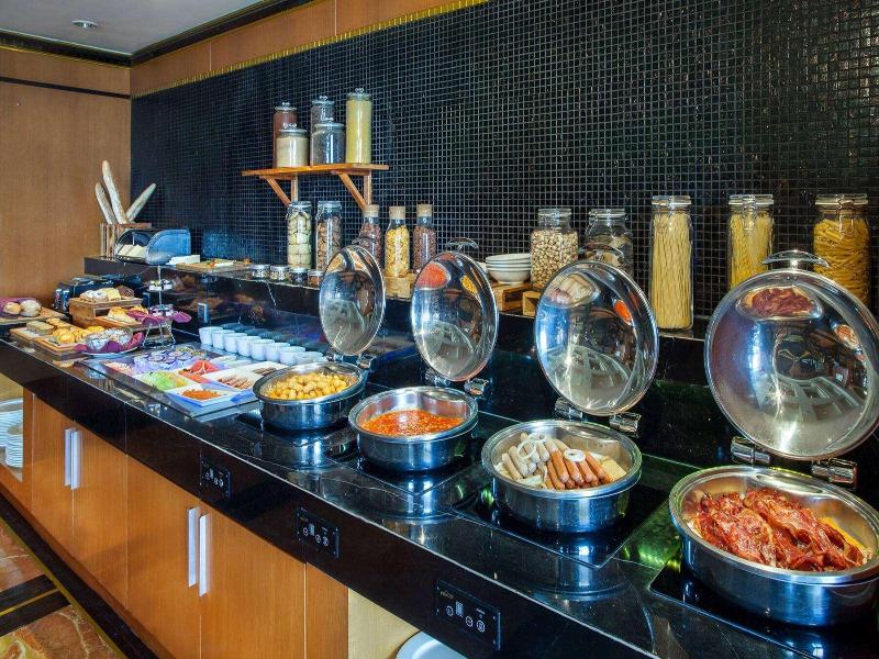 Wyndham Casablanca Jakarta - Bar