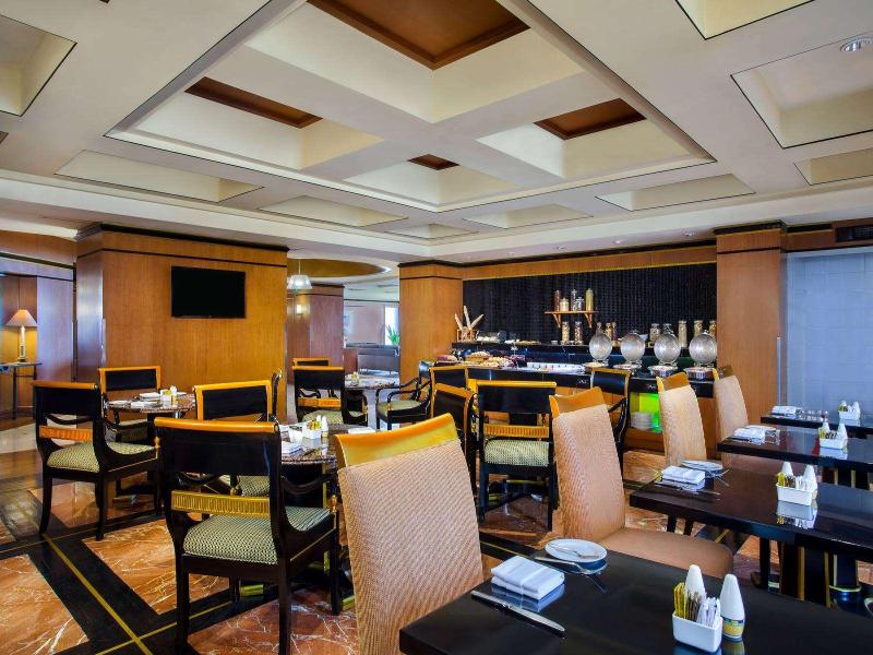 Wyndham Casablanca Jakarta - Bar
