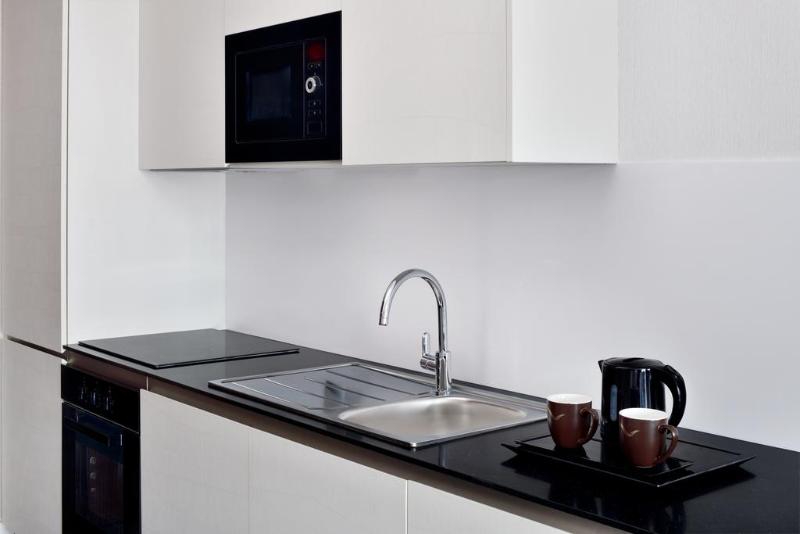 Movenpick Hotel Apartments Downtown Dubai - Oda