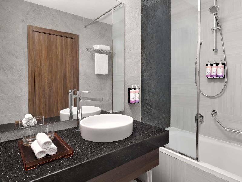 Movenpick Hotel Apartments Downtown Dubai - Oda