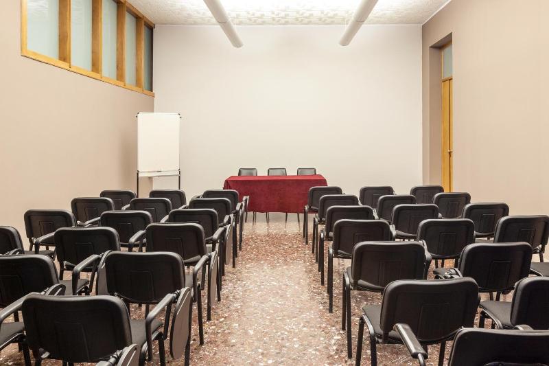 Ibis Styles Trani - Genel