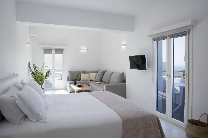 May Seven Suites Hotel - Oda