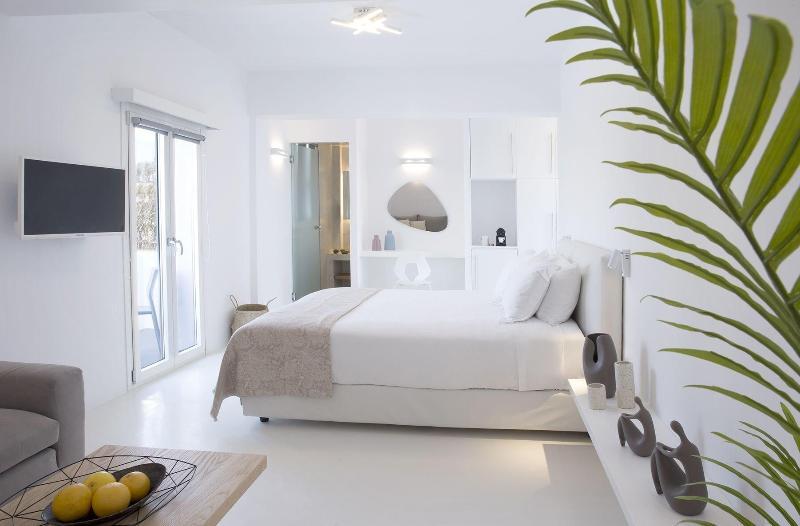 May Seven Suites Hotel - Oda