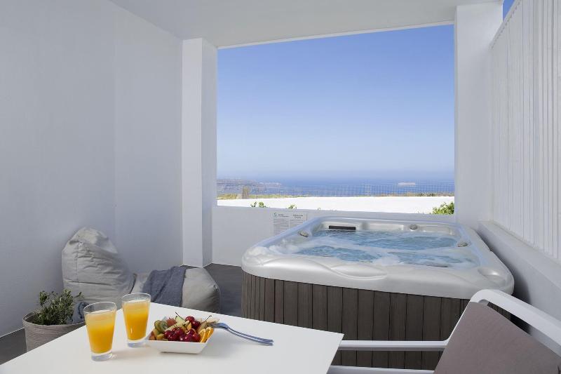 May Seven Suites Hotel - Oda