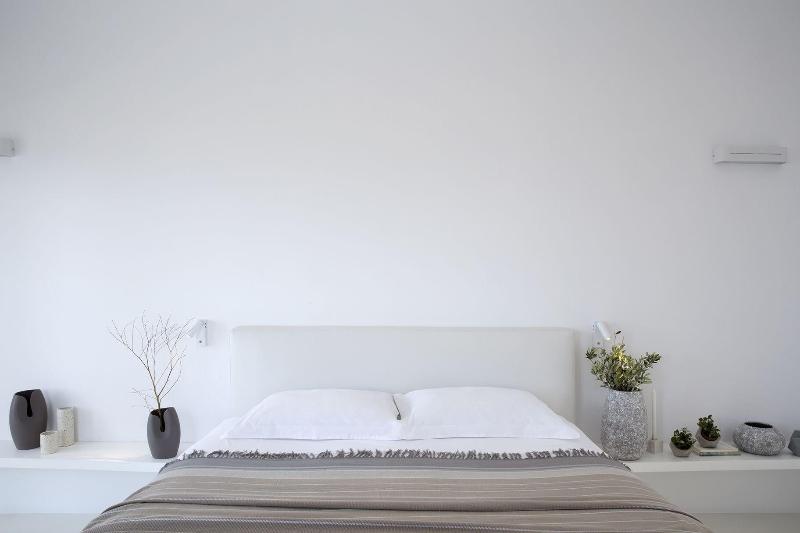 May Seven Suites Hotel - Oda