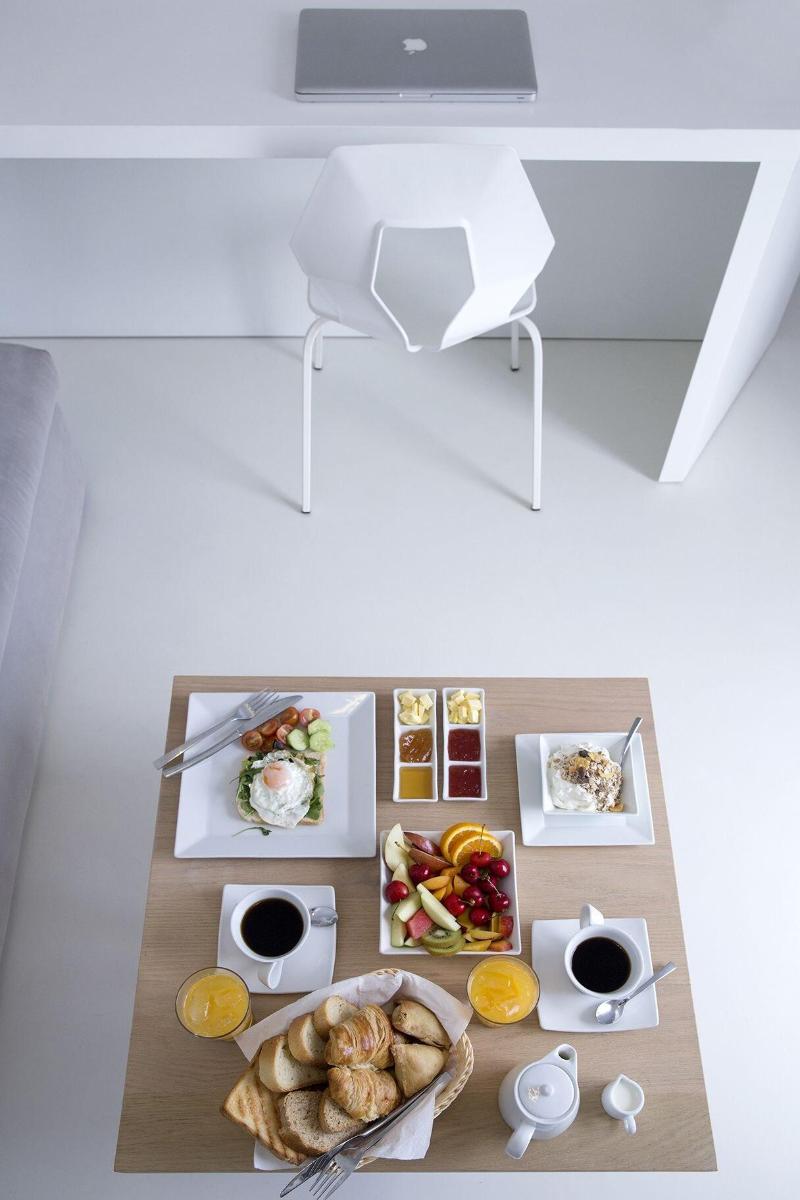 May Seven Suites Hotel - Oda