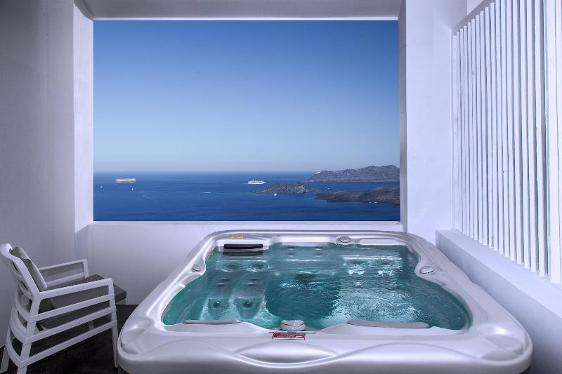 May Seven Suites Hotel - Oda