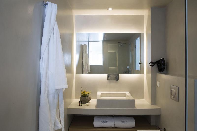 May Seven Suites Hotel - Oda
