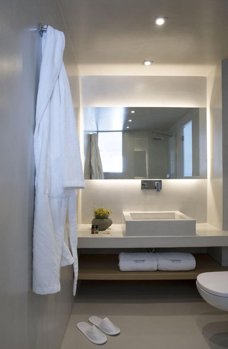 May Seven Suites Hotel - Oda
