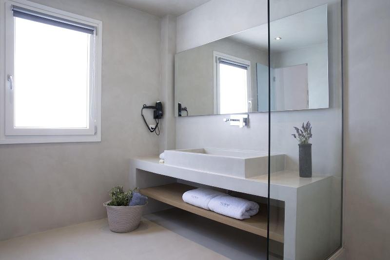 May Seven Suites Hotel - Oda