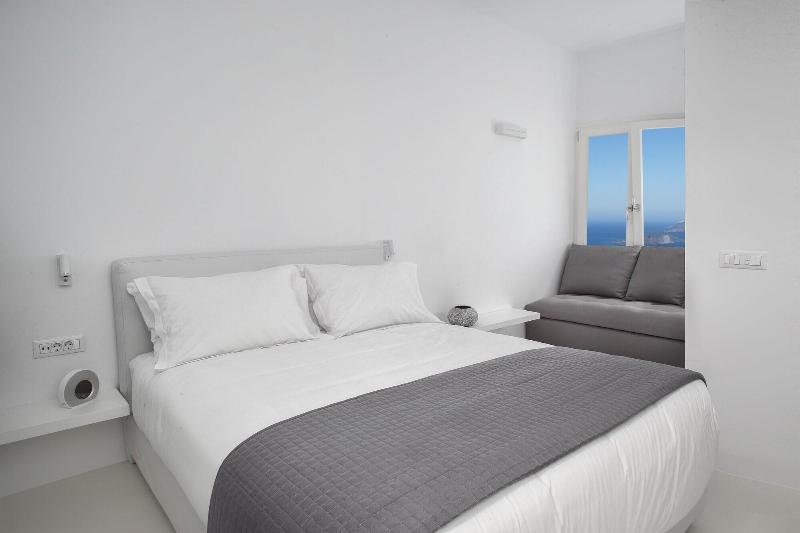 May Seven Suites Hotel - Oda
