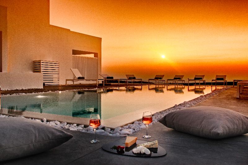 May Seven Suites Hotel - Havuz
