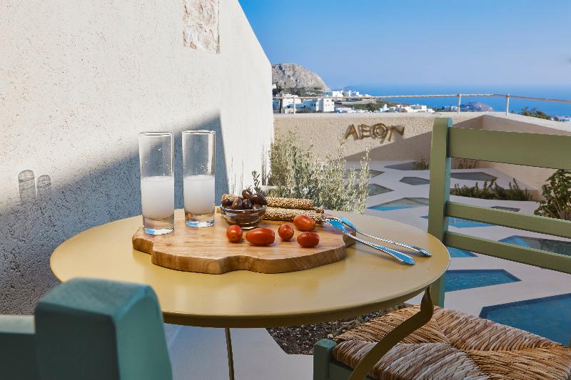 Aeon Suites by Mr and Mrs White - Bar