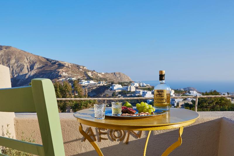 Aeon Suites by Mr and Mrs White - Bar