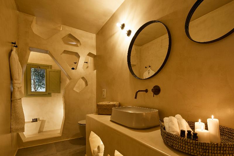 Aeon Suites by Mr and Mrs White - Oda