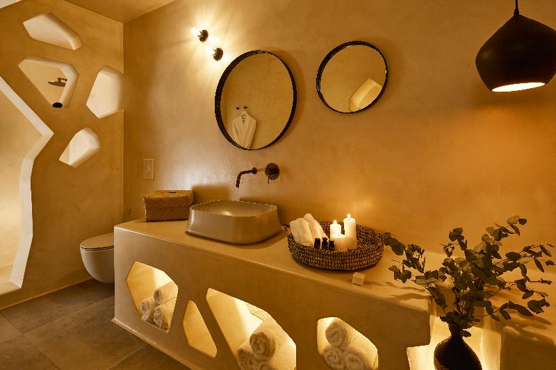Aeon Suites by Mr and Mrs White - Oda