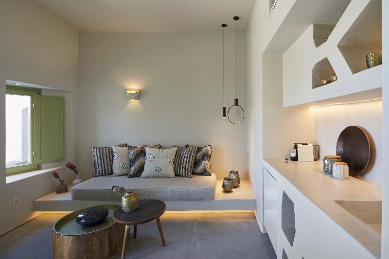 Aeon Suites by Mr and Mrs White - Oda