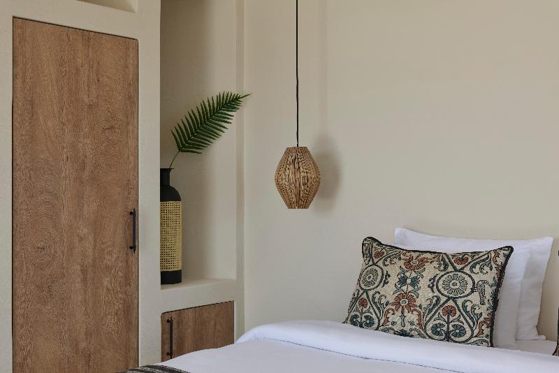 Aeon Suites by Mr and Mrs White - Oda