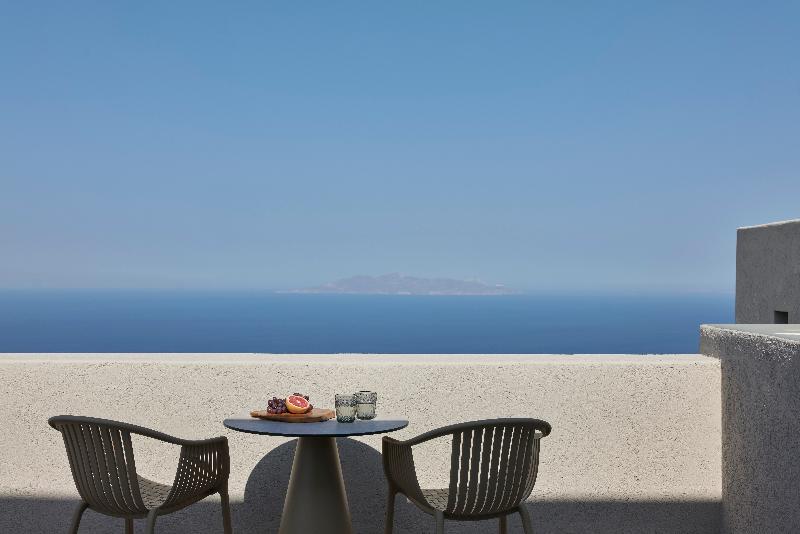 Aeon Suites by Mr and Mrs White - Oda