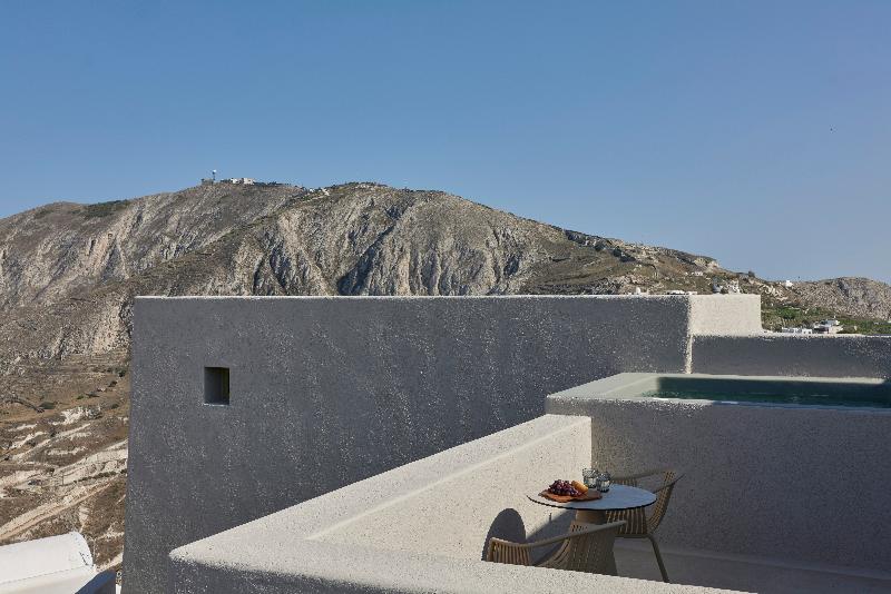 Aeon Suites by Mr and Mrs White - Oda