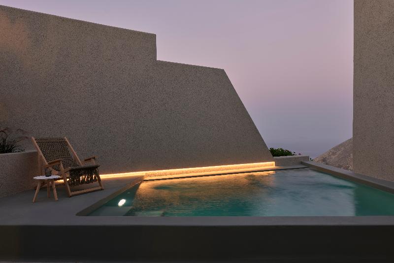 Aeon Suites by Mr and Mrs White - Oda