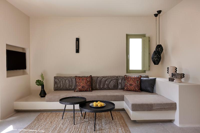 Aeon Suites by Mr and Mrs White - Oda