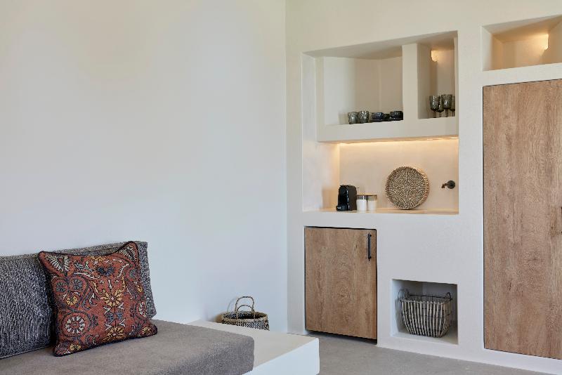 Aeon Suites by Mr and Mrs White - Oda