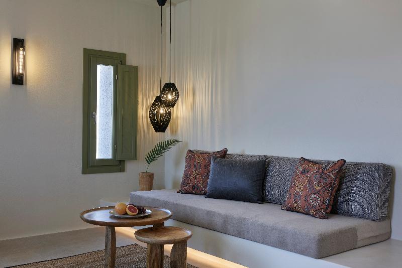 Aeon Suites by Mr and Mrs White - Oda