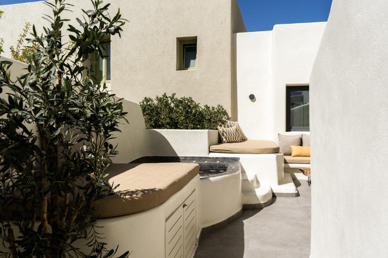 Aeon Suites by Mr and Mrs White - Oda
