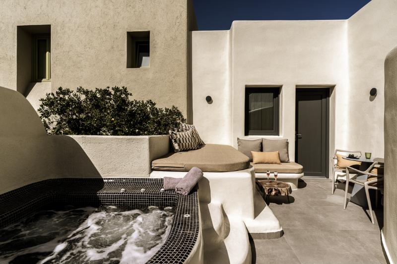 Aeon Suites by Mr and Mrs White - Oda