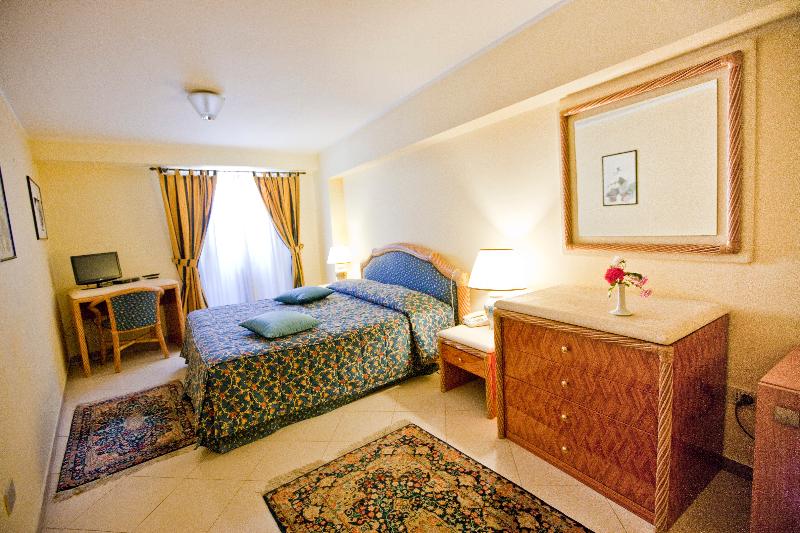 Hotel Elimo - Oda