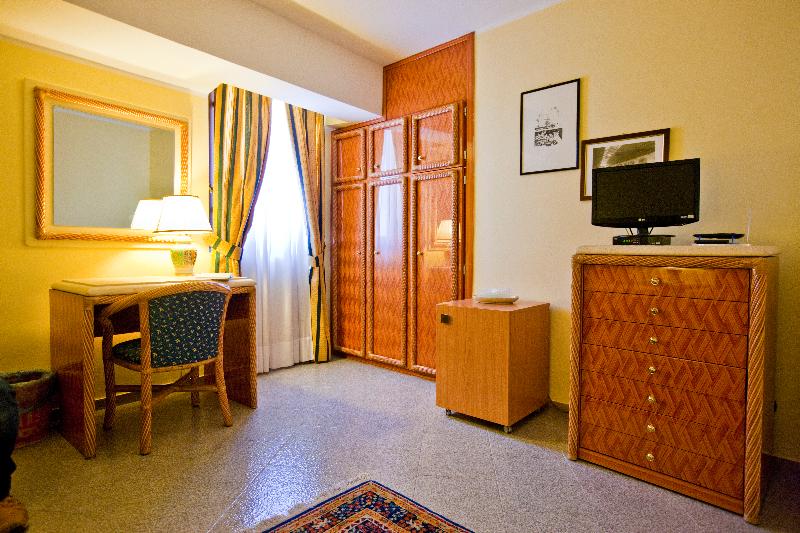 Hotel Elimo - Oda