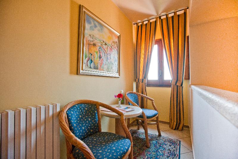 Hotel Elimo - Oda