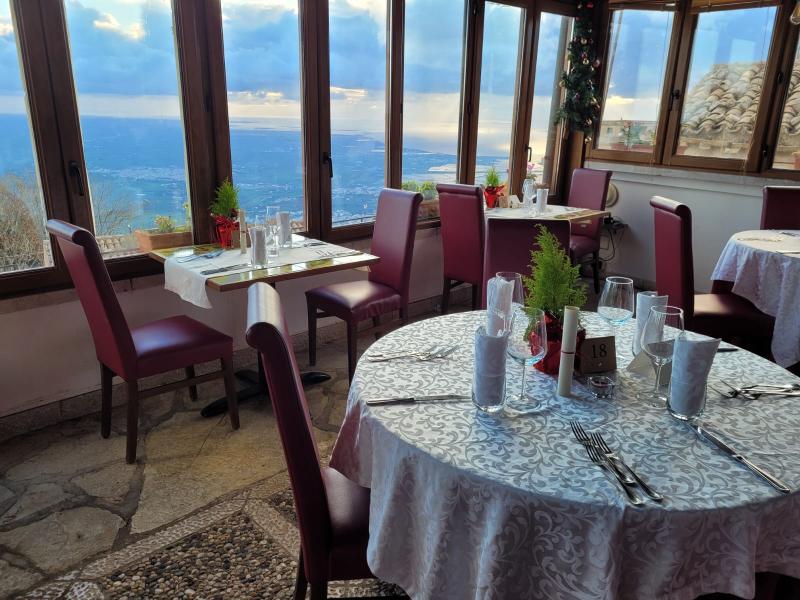 Hotel Elimo - Teras
