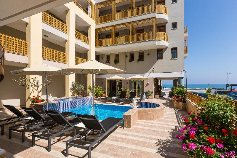 Ammos Suites - Havuz