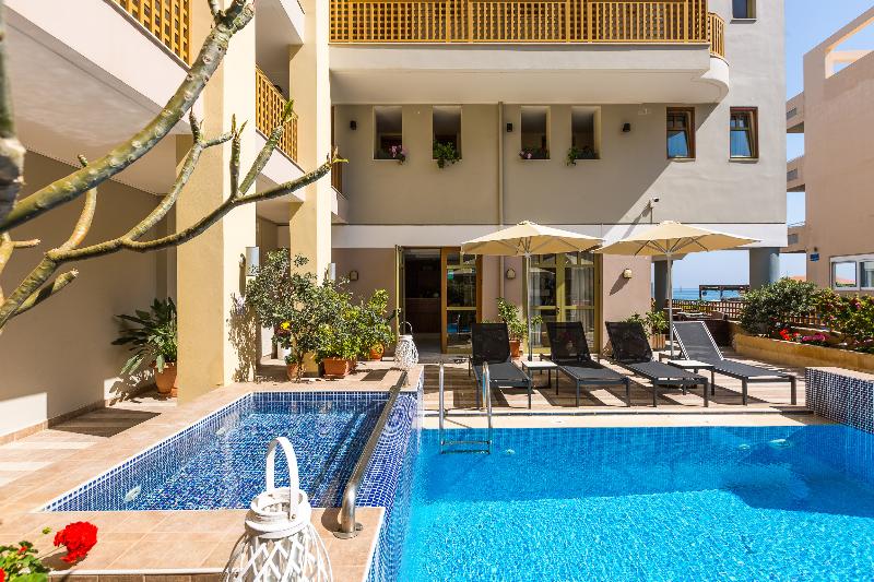 Ammos Suites - Havuz