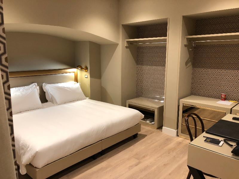 Caruso Place - Luxury Rooms & Suites - Oda