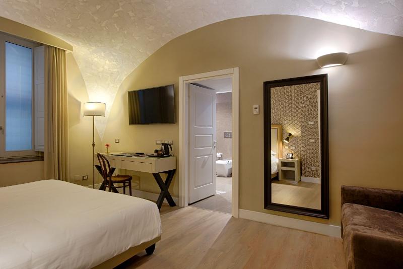 Caruso Place - Luxury Rooms & Suites - Oda
