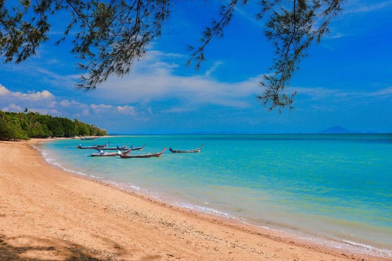 Villa Cha Cha Krabi Beachfront Resort - Plaj