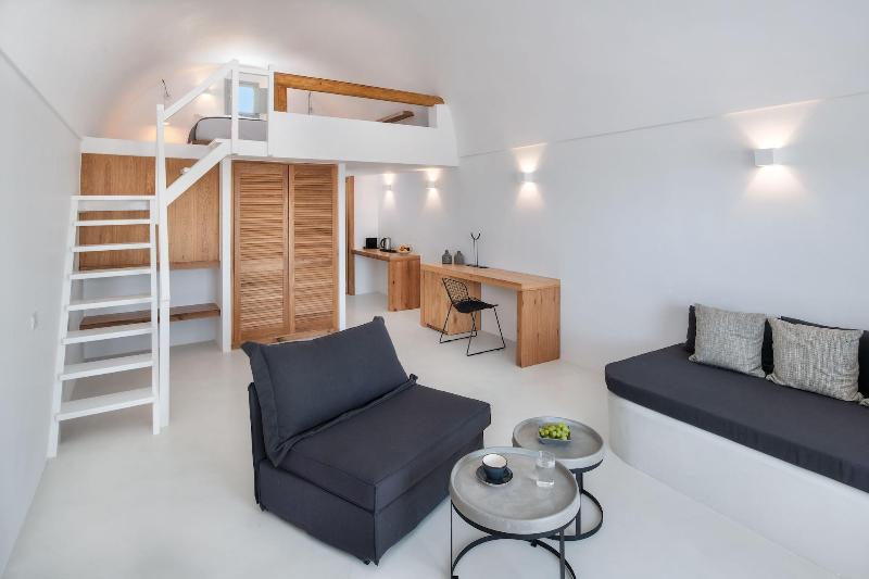 June Twenty Suites - Oda
