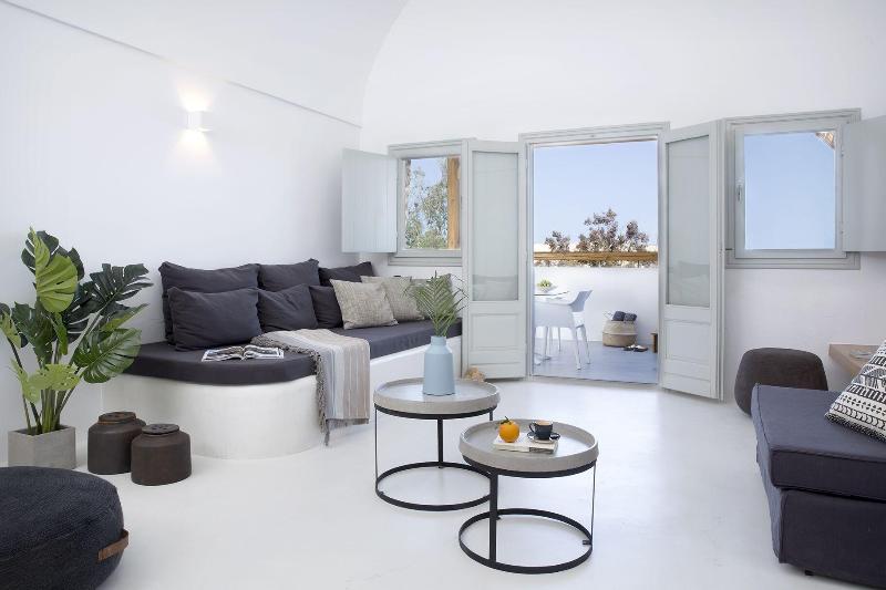 June Twenty Suites - Oda