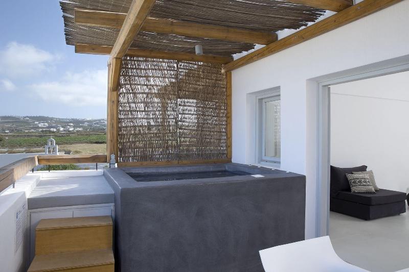 June Twenty Suites - Oda