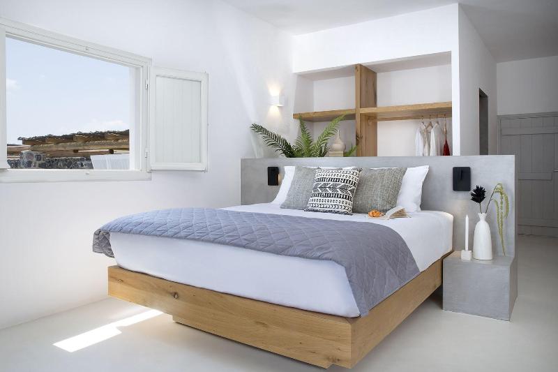 June Twenty Suites - Oda