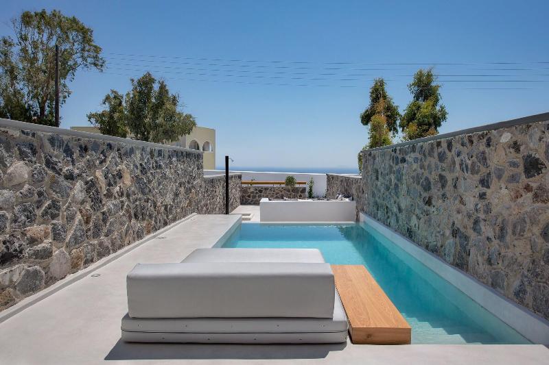 June Twenty Suites - Oda