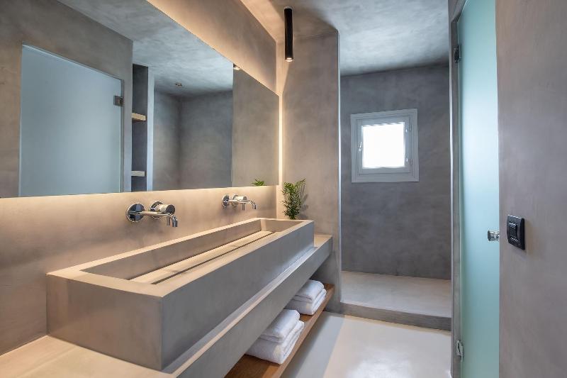 June Twenty Suites - Oda